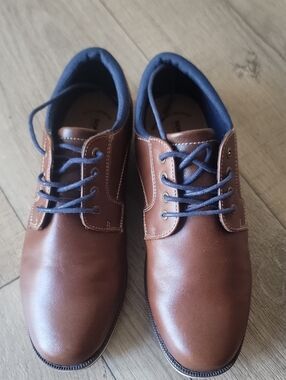 Sonoma Brown Dress Shoes with Blue Accents